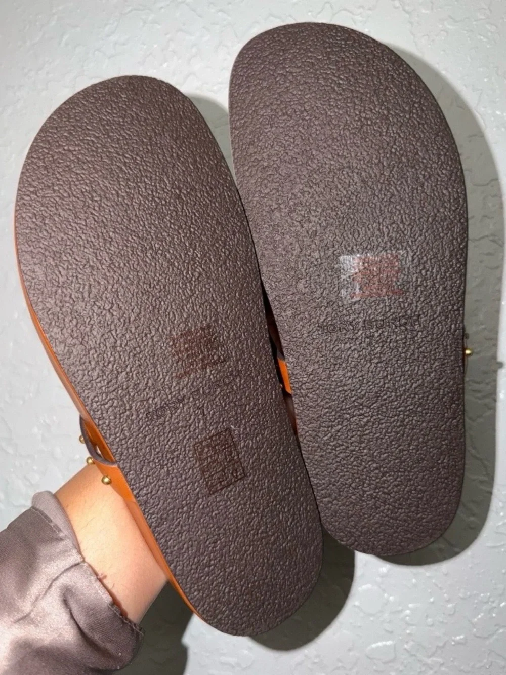 Tory Burch Leather Logo Thong Sandals - Tan Brown with Gold Emblem